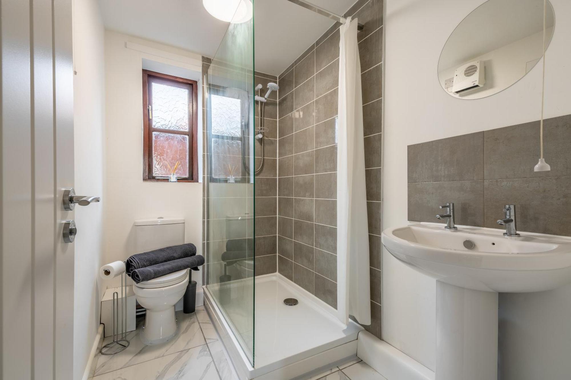 Modern Studio Flat In Wellington, Telford ويلينغتون المظهر الخارجي الصورة